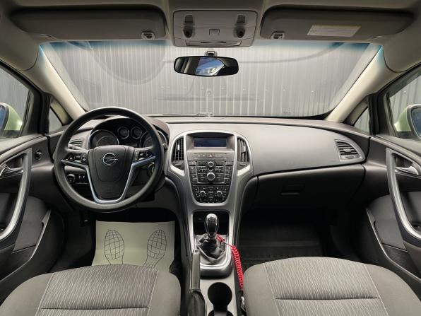 Opel Astra J Рестайлинг с пробегом 2011 года, цена 797 000 рублей, 71790 км, хэтчбек, Автокод Объявления