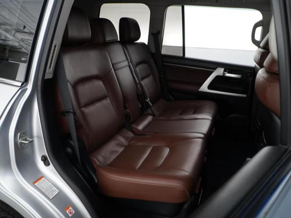 Toyota Land Cruiser 200 Series Рестайлинг 2 с пробегом 2016 года, цена 4 949 700 рублей, 219303 км, внедорожник, Автокод Объявления
