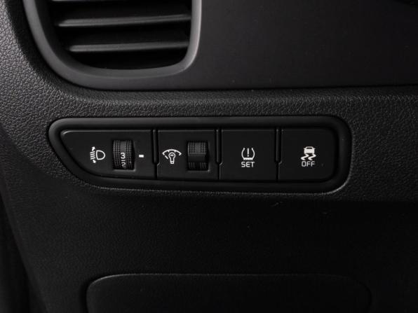 Kia Rio IV с пробегом 2018 года, цена 1 549 000 рублей, 107669 км, хэтчбек, Автокод Объявления