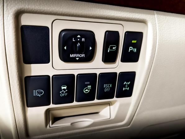 Toyota Land Cruiser 200 Series Рестайлинг 1 с пробегом 2014 года, цена 3 955 000 рублей, 187565 км, внедорожник, Автокод Объявления