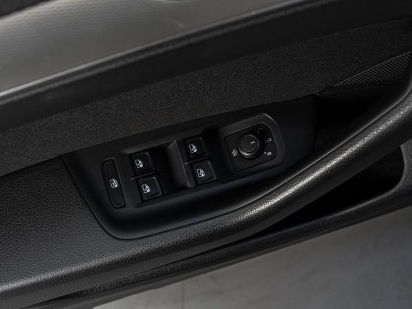 Volkswagen Passat B8 с пробегом 2017 года, цена 2 055 000 рублей, 128957 км, седан, Автокод Объявления