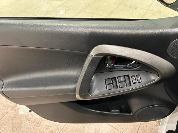 Toyota RAV4 III (XA30) Рестайлинг с пробегом 2012 года, цена 1 329 000 рублей, 212166 км, внедорожник, Автокод Объявления