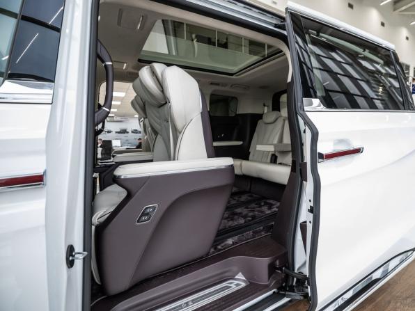 Hongqi HQ9 с пробегом 2025 года, цена 7 350 000 рублей, 9 км, минивэн, Автокод Объявления