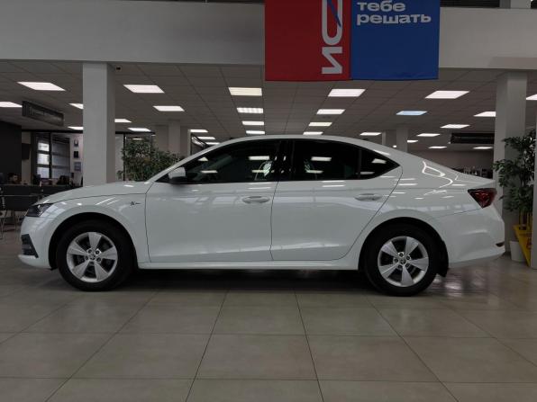 Skoda Octavia IV (A8) с пробегом 2021 года, цена 2 259 000 рублей, 58800 км, лифтбек, Автокод Объявления