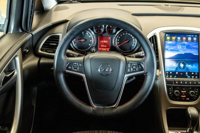 Opel Astra J с пробегом 2011 года, цена 629 000 рублей, 157025 км, хэтчбек, Автокод Объявления