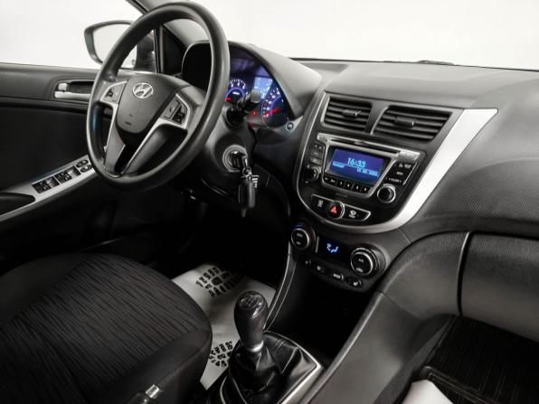 Hyundai Solaris I Рестайлинг с пробегом 2015 года, цена 687 800 рублей, 242540 км, седан, Автокод Объявления