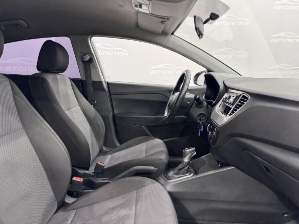 Hyundai Solaris II с пробегом 2020 года, цена 830 000 рублей, 309834 км, седан, Автокод Объявления