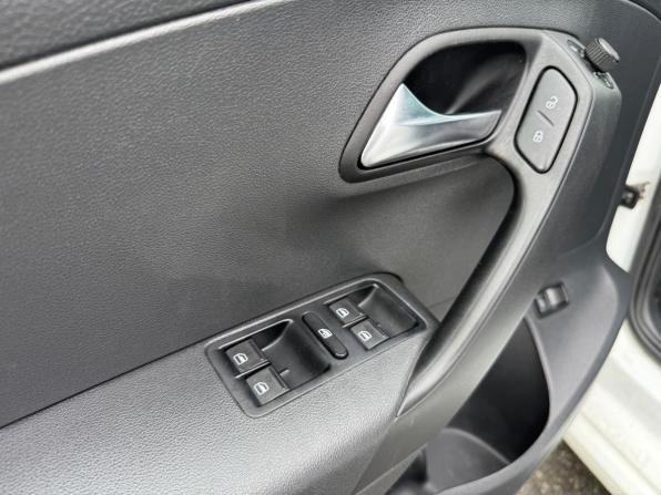 Volkswagen Polo V Рестайлинг с пробегом 2019 года, цена 1 200 000 рублей, 96000 км, седан, Автокод Объявления