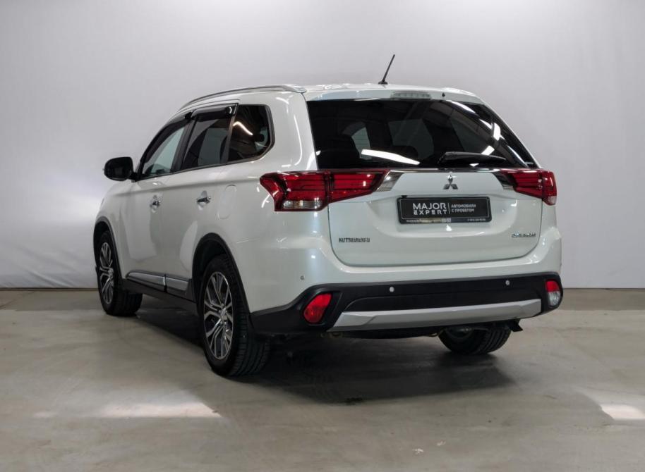 Mitsubishi Outlander III Рестайлинг 2 Санкт-Петербург  - изображение 7