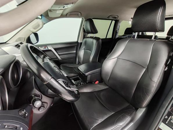 Toyota Land Cruiser Prado 150 Series Рестайлинг 1 с пробегом 2014 года, цена 3 499 000 рублей, 188189 км, внедорожник, Автокод Объявления