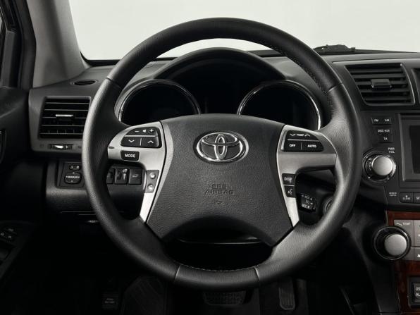 Toyota Highlander II (XU40) Рестайлинг с пробегом 2012 года, цена 2 250 500 рублей, 156282 км, внедорожник, Автокод Объявления
