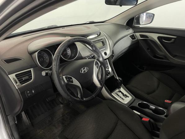 Hyundai Elantra V (MD) с пробегом 2012 года, цена 900 000 рублей, 131000 км, седан, Автокод Объявления