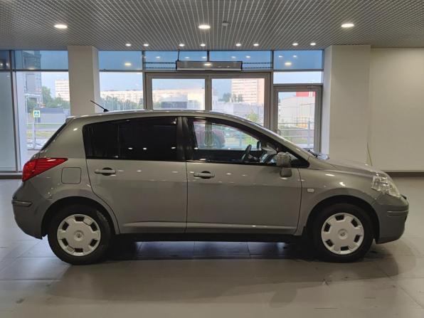 Nissan Tiida I Рестайлинг с пробегом 2010 года, цена 655 000 рублей, 110301 км, хэтчбек, Автокод Объявления