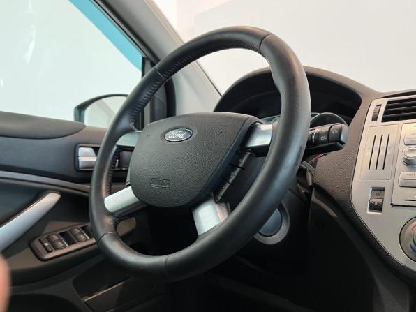 Ford Kuga I с пробегом 2012 года, цена 785 000 рублей, 247403 км, внедорожник, Автокод Объявления