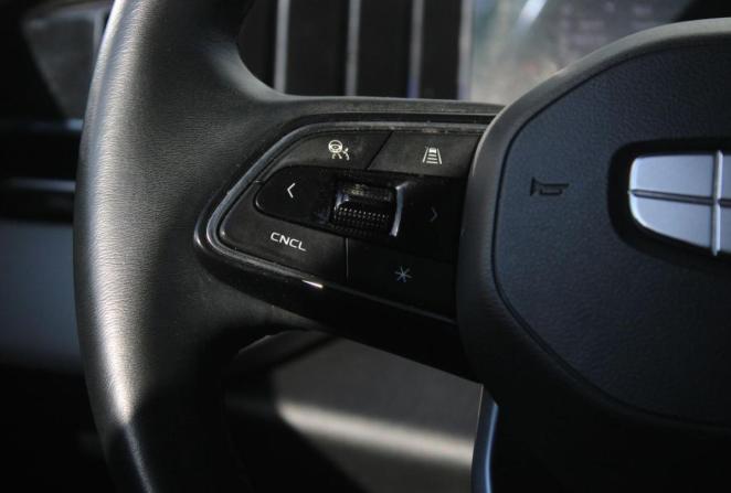 Geely Atlas II с пробегом 2024 года, цена 3 050 000 рублей, 45298 км, внедорожник, Автокод Объявления