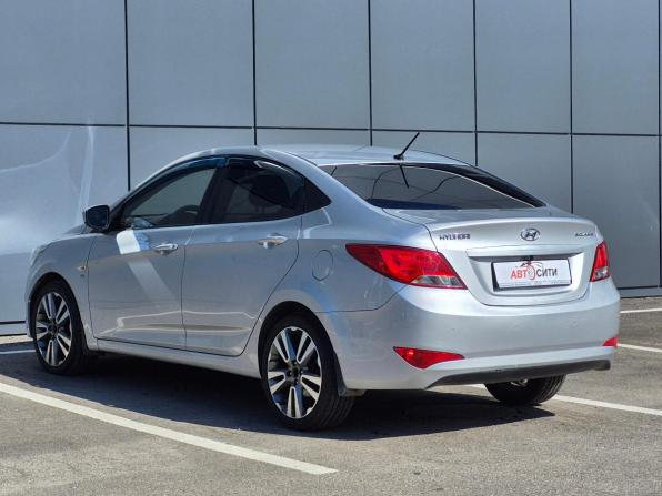 Hyundai Solaris I Рестайлинг с пробегом 2015 года, цена 954 000 рублей, 130355 км, седан, Автокод Объявления