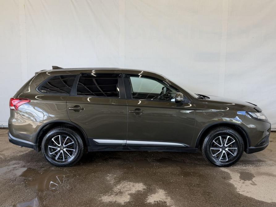 Mitsubishi Outlander III Рестайлинг 3 Псков  - изображение 5
