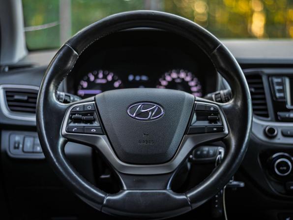 Hyundai Solaris II с пробегом 2018 года, цена 1 270 000 рублей, 142830 км, седан, Автокод Объявления
