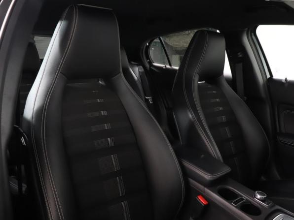 Mercedes-Benz GLA I (X156) Рестайлинг с пробегом 2019 года, цена 2 249 000 рублей, 84500 км, внедорожник, Автокод Объявления
