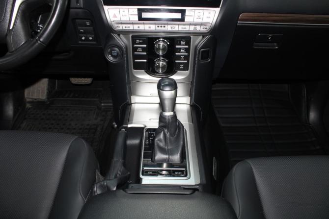 Toyota Land Cruiser Prado 150 Series Рестайлинг 2 с пробегом 2020 года, цена 6 900 000 рублей, 37815 км, внедорожник, Автокод Объявления
