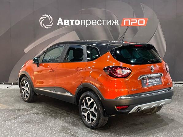 Renault Kaptur I с пробегом 2017 года, цена 1 330 000 рублей, 205068 км, внедорожник, Автокод Объявления
