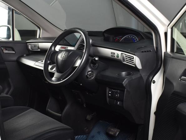 Honda Freed I Рестайлинг с пробегом 2012 года, цена 969 999 рублей, 130231 км, компактвэн, Автокод Объявления
