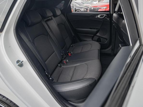 Kia Ceed III с пробегом 2018 года, цена 1 690 000 рублей, 111113 км, хэтчбек, Автокод Объявления