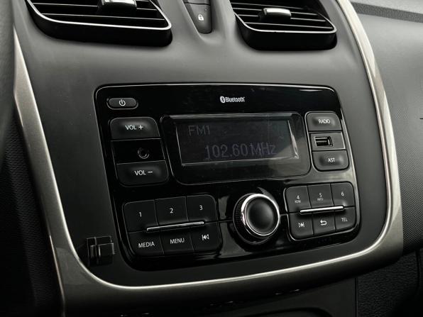 Renault Logan II Рестайлинг с пробегом 2019 года, цена 719 700 рублей, 125571 км, седан, Автокод Объявления