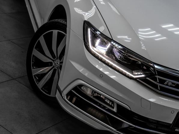 Volkswagen Passat B8 с пробегом 2018 года, цена 2 389 000 рублей, 130523 км, седан, Автокод Объявления