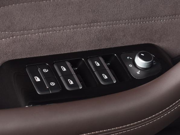 Geely Monjaro I Рестайлинг 2 с пробегом 2026 года, цена 3 999 995 рублей, 49 км, внедорожник, Автокод Объявления