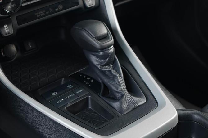 Toyota RAV4 V (XA50) с пробегом 2019 года, цена 2 399 000 рублей, 36700 км, внедорожник, Автокод Объявления