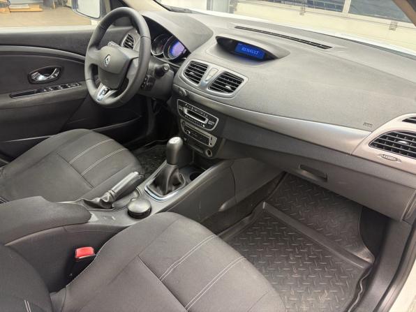 Renault Fluence I Рестайлинг с пробегом 2013 года, цена 545 900 рублей, 100238 км, седан, Автокод Объявления
