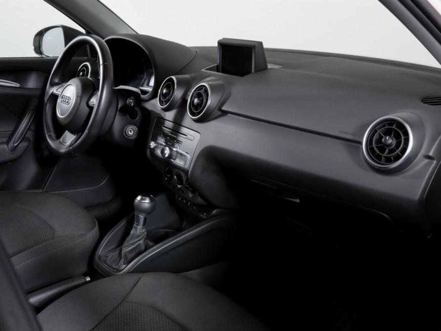 Audi A1 I (8X) Москва  - изображение 9