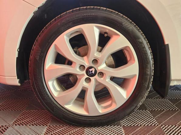 Renault Logan II Рестайлинг с пробегом 2021 года, цена 1 045 000 рублей, 51300 км, седан, Автокод Объявления