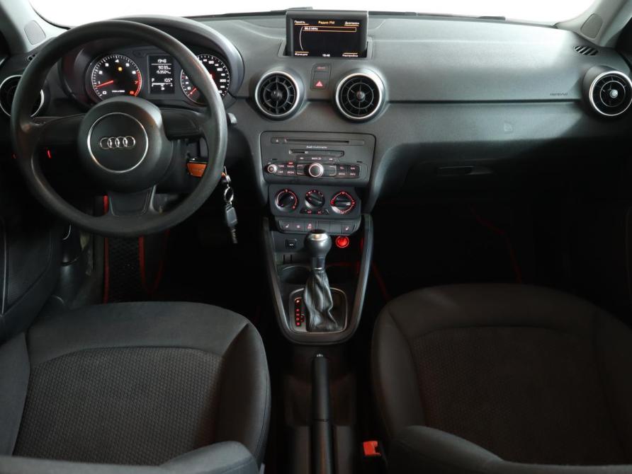 Audi A1 I (8X) Москва  - изображение 18