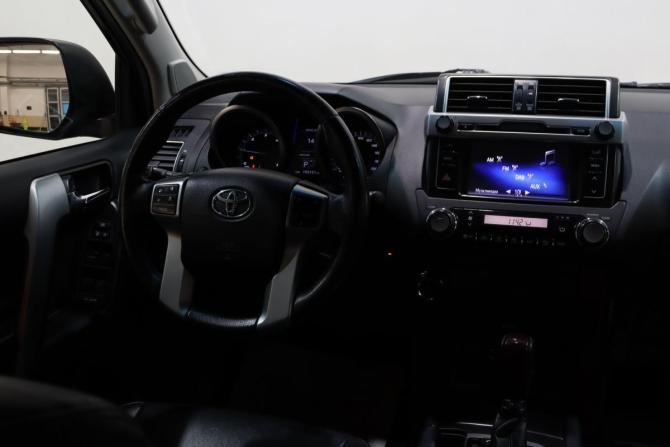 Toyota Land Cruiser Prado 150 Series Рестайлинг 1 с пробегом 2017 года, цена 3 990 000 рублей, 155150 км, внедорожник, Автокод Объявления