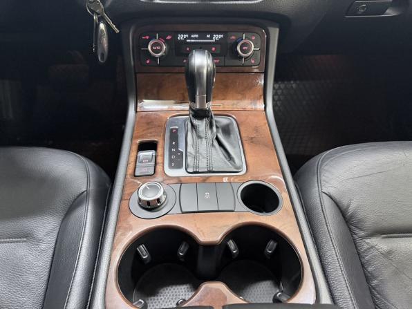 Volkswagen Touareg II с пробегом 2011 года, цена 1 780 000 рублей, 277545 км, внедорожник, Автокод Объявления