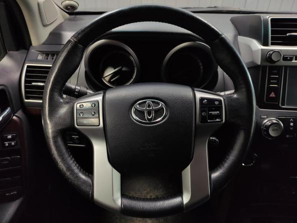 Toyota Land Cruiser Prado 150 Series Рестайлинг 1 с пробегом 2013 года, цена 3 685 000 рублей, 131500 км, внедорожник, Автокод Объявления