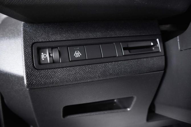 Peugeot 3008 II Рестайлинг с пробегом 2021 года, цена 2 429 000 рублей, 90325 км, внедорожник, Автокод Объявления