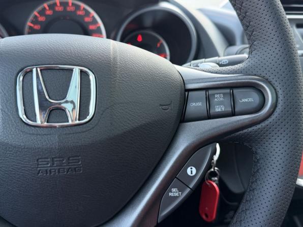 Honda Jazz II Рестайлинг с пробегом 2011 года, цена 959 000 рублей, 147600 км, хэтчбек, Автокод Объявления