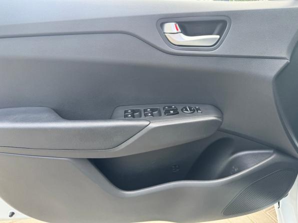 Hyundai Solaris II Рестайлинг с пробегом 2021 года, цена 1 599 900 рублей, 98870 км, седан, Автокод Объявления