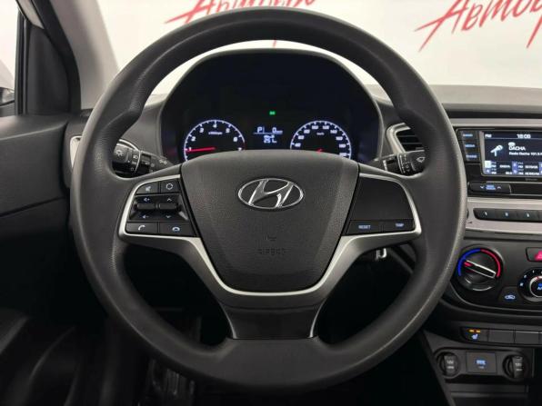 Hyundai Solaris II Рестайлинг с пробегом 2022 года, цена 1 379 000 рублей, 109324 км, седан, Автокод Объявления