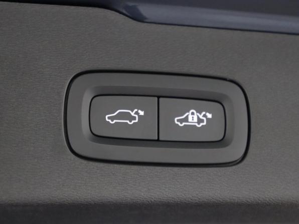 Volvo V60 Cross Country II с пробегом 2024 года, цена 6 350 000 рублей, 26500 км, универсал, Автокод Объявления