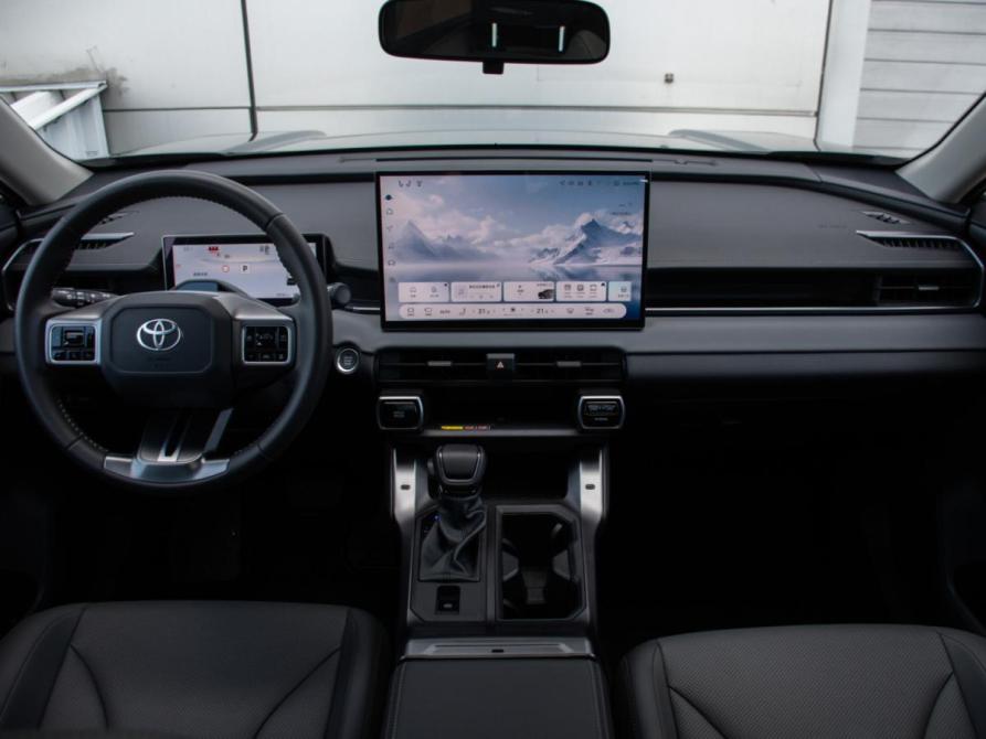 Toyota RAV4 VI (XA60) Москва  - изображение 13