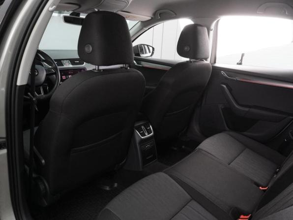 Skoda Octavia III (A7) Рестайлинг с пробегом 2018 года, цена 2 014 000 рублей, 159171 км, лифтбек, Автокод Объявления