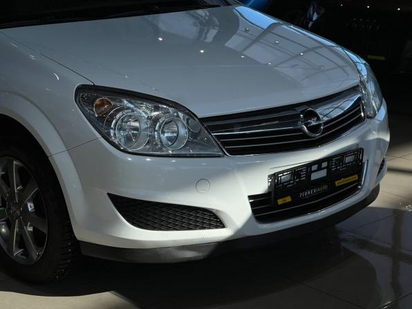 Opel Astra H Рестайлинг с пробегом 2011 года, цена 715 000 рублей, 178700 км, универсал, Автокод Объявления