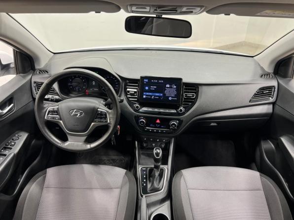 Hyundai Solaris II Рестайлинг с пробегом 2021 года, цена 1 699 000 рублей, 74000 км, седан, Автокод Объявления