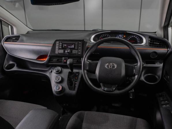 Toyota Sienta II Рестайлинг с пробегом 2019 года, цена 1 440 000 рублей, 94172 км, компактвэн, Автокод Объявления