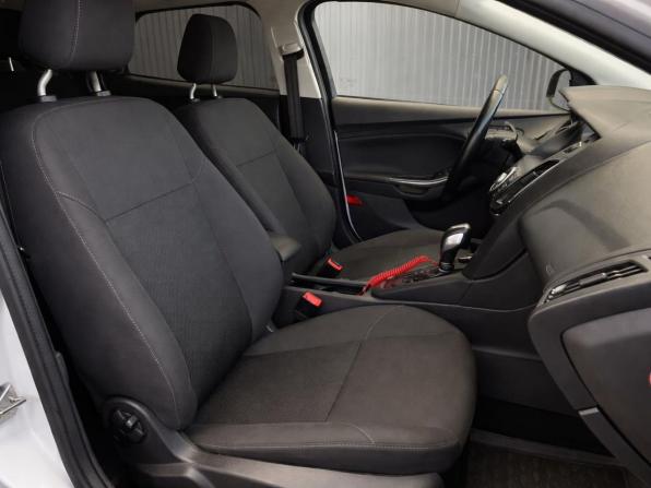 Ford Focus III Рестайлинг с пробегом 2015 года, цена 957 000 рублей, 126922 км, универсал, Автокод Объявления