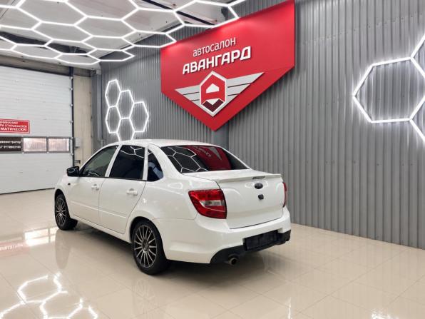 Lada (ВАЗ) Granta I с пробегом 2016 года, цена 490 000 рублей, 176000 км, седан, Автокод Объявления